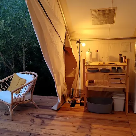 Parque de Campismo Tranquilo Glamping Hozanejos